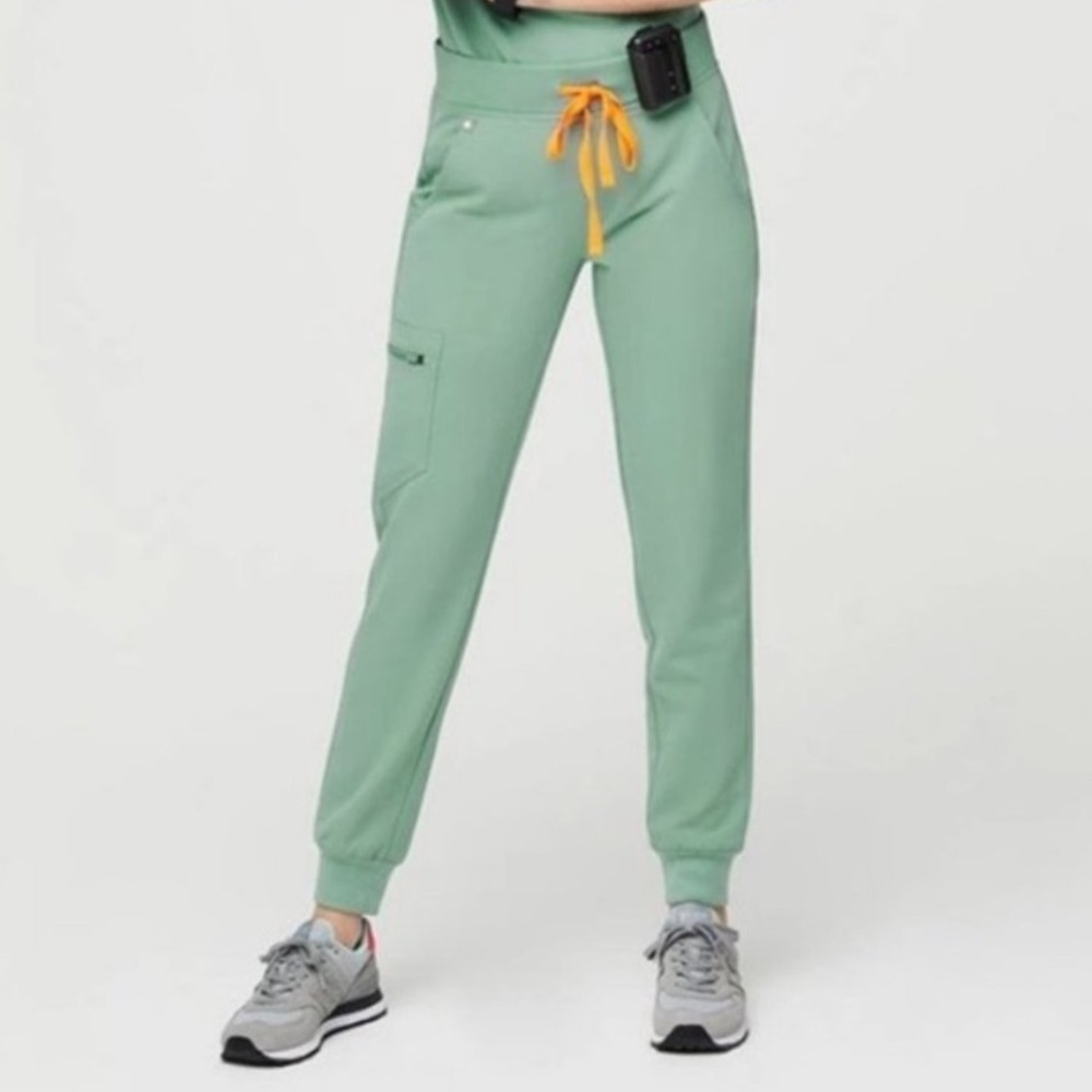 Figs Zamora Joggers scrub pants in Jade Green Size small